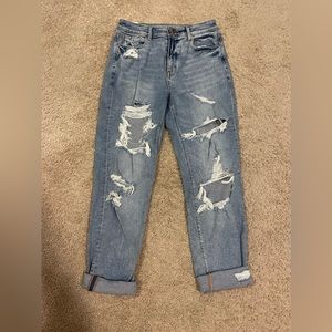 American Eagle ripped light wash jeans